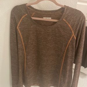 Multicolored Work out knit top.